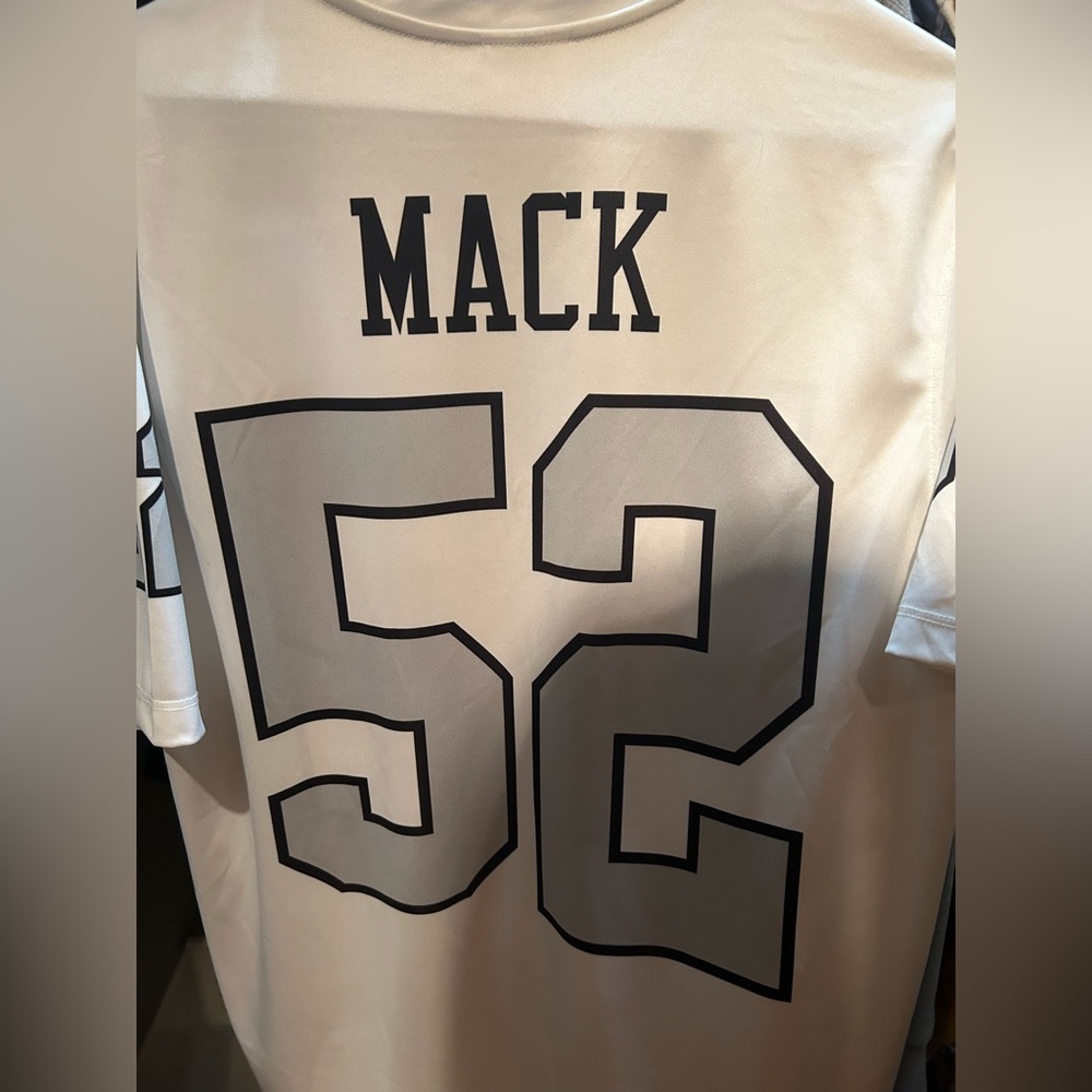 Raiders Mack 52 colorush